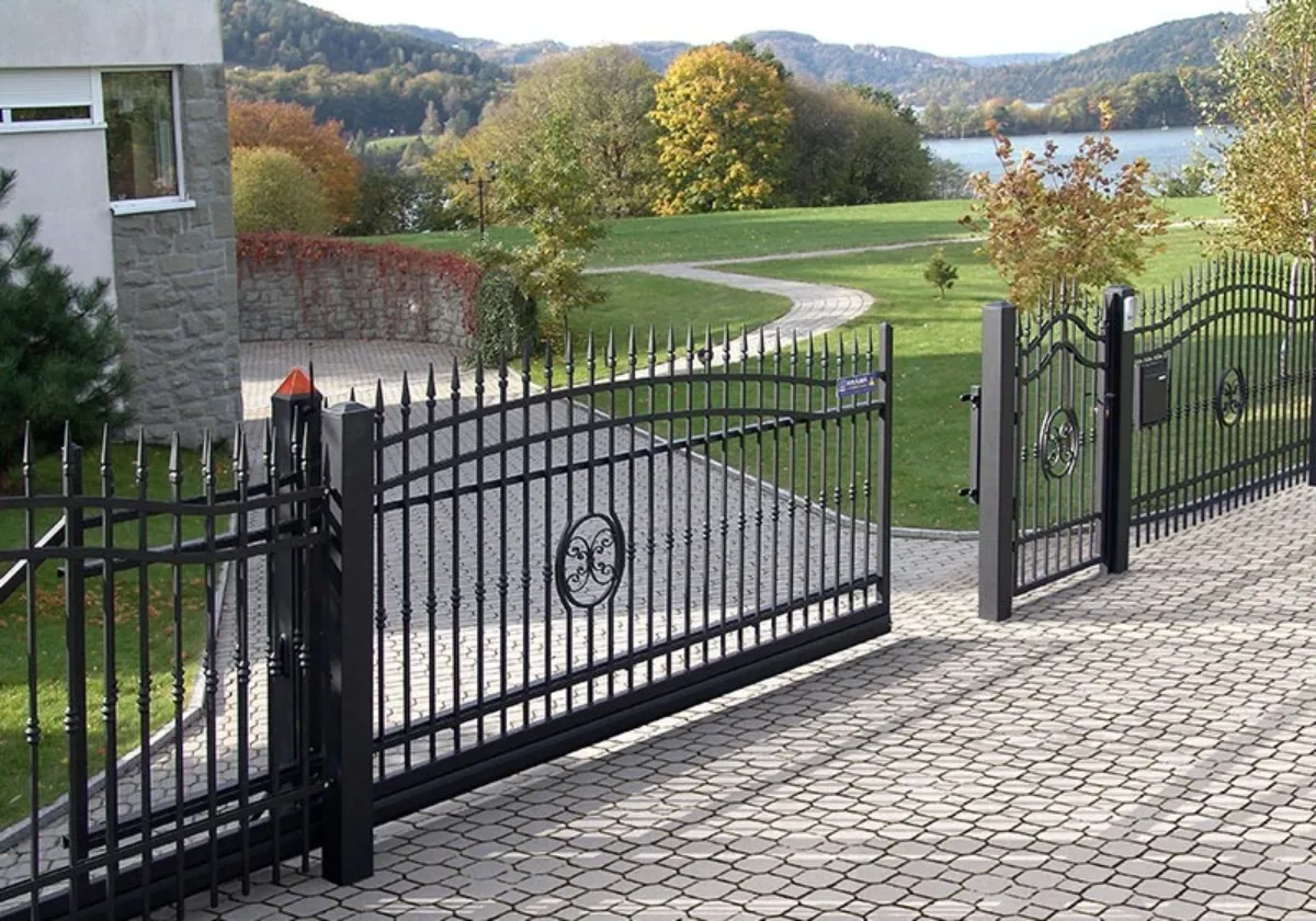 Aluminium-Dach mit seitlicher Verglasung