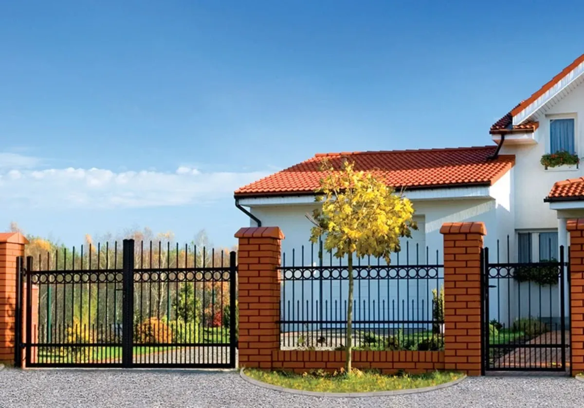 Abendliche Terrassenüberdachung mit LED